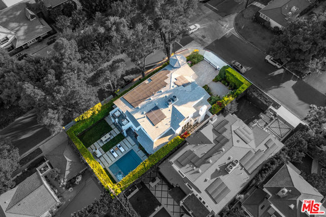 4402 Ledge Avenue, Toluca Lake CA: https://media.crmls.org/mediaz/6210f3e7-1bde-4ad6-8ab8-874b216c81a4.jpg