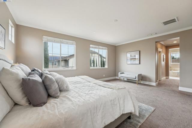 632 S Comunidad Street, Mountain House CA: https://media.crmls.org/mediaz/62115051-9c40-4410-9bc6-a25fbcda53b2.jpg