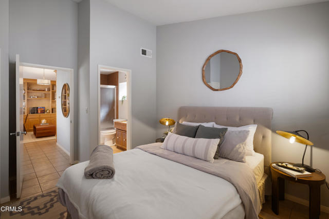 872 Flores De Oro, South Pasadena CA: https://media.crmls.org/mediaz/6211de31-4e87-400d-bd3e-da14872f6578.jpg