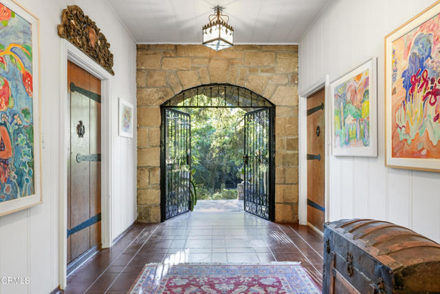 12615 Koenigstein Road, Santa Paula CA: https://media.crmls.org/mediaz/6212a553-7566-46f9-be6f-0393c06b116a.jpg