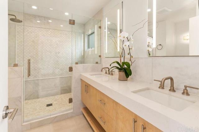 5125 El Secreto, Rancho Santa Fe CA: https://media.crmls.org/mediaz/6212d693-f2df-448f-977a-ca46f3020ef9.jpg