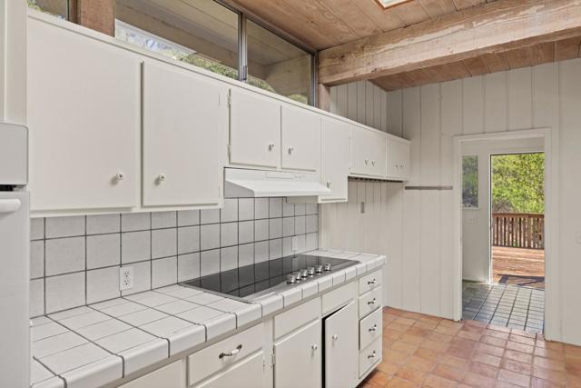 233 Vista Verde, Carmel Valley CA: https://media.crmls.org/mediaz/6212e9a5-ff12-4ab6-83d4-a773c4605487.jpg