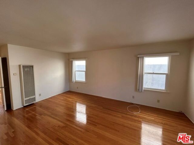 3011 Santa Monica Boulevard, Santa Monica CA: https://media.crmls.org/mediaz/62133343-aed7-4b51-bb68-273d9e96d4fe.jpg