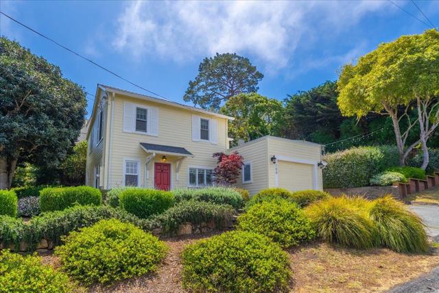 799 Grace Street, Monterey CA: https://media.crmls.org/mediaz/62138b83-8fa6-49b2-bbf3-0f3e968227bb.jpg