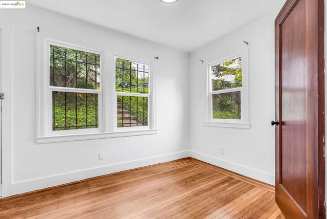 2340 Virginia St, Berkeley CA: https://media.crmls.org/mediaz/6214244f-e42a-45f6-814b-55d96133f282.jpg