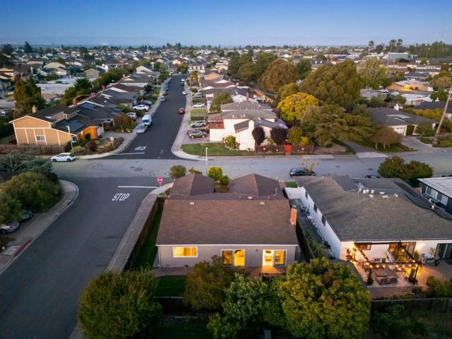 626 Harvester Drive, Foster City CA: https://media.crmls.org/mediaz/62147060-e9fb-4c46-ad2f-5727517b045f.jpg