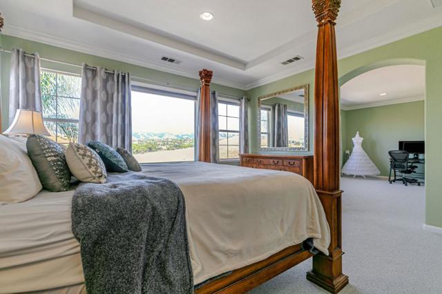 4224 Indigo Oak Court, San Jose CA: https://media.crmls.org/mediaz/621473c2-89d8-4756-9d05-e1d0dd9af322.jpg