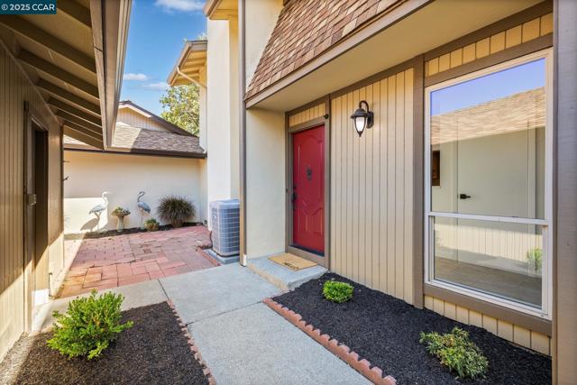 1618 Candelero Dr, Walnut Creek CA: https://media.crmls.org/mediaz/6214bcbe-23df-4038-9955-252948d712e9.jpg