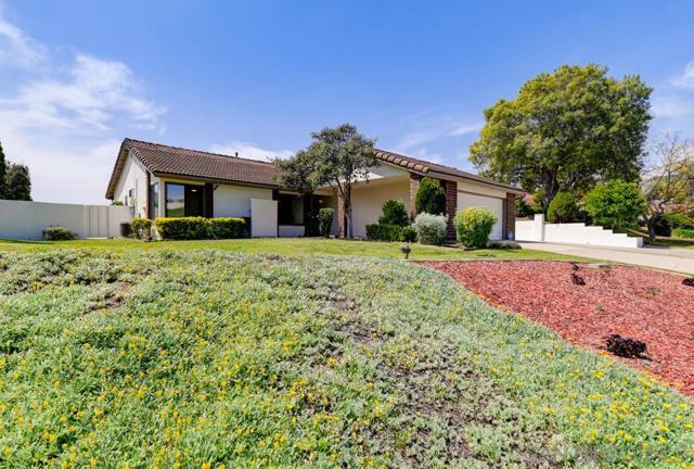 4635 Briar Ridge Rd, Oceanside CA: https://media.crmls.org/mediaz/6214ebbb-f544-4b16-a12b-2d4f8f0b61fd.jpg