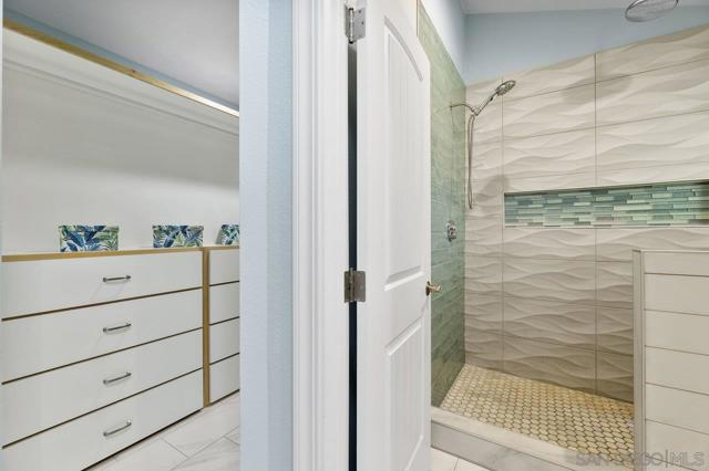 8924 La Cintura Ct, San Diego CA: https://media.crmls.org/mediaz/6214f97e-f877-4a71-bedc-e7fde1138781.jpg