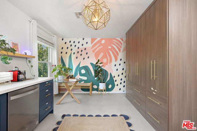 651 N Kilkea Drive, Los Angeles CA: https://media.crmls.org/mediaz/6215379d-0d45-4ef4-97dd-389ab49272b1.jpg