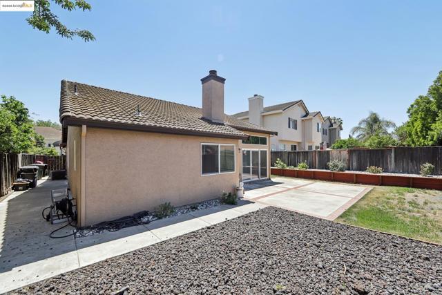 2118 Connie Ln, Oakley CA: https://media.crmls.org/mediaz/62167f55-742f-4e95-9d22-253aec1a0fd1.jpg