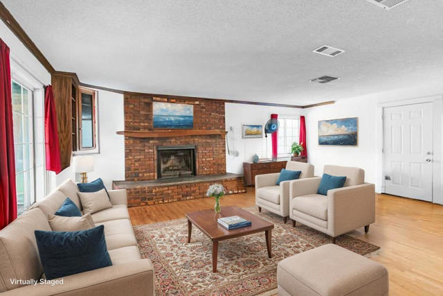 55540 Shannon Road, Landers CA: https://media.crmls.org/mediaz/62186c03-95a5-4381-b95f-4f79987946e3.jpg
