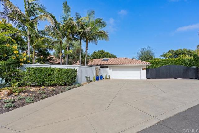 560 San Andres Dr., Solana Beach CA: https://media.crmls.org/mediaz/6218c9a8-58c2-4377-8374-fadeca75c596.jpg