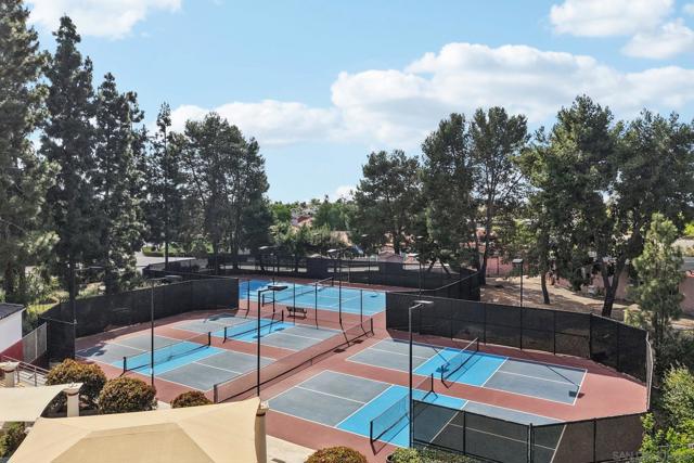 2077 Lakeridge Circle, Chula Vista CA: https://media.crmls.org/mediaz/62190a48-9a42-4ce8-bde5-cfff86360b2a.jpg