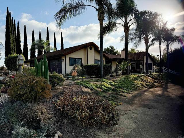 Detail Gallery Image 2 of 19 For 1028 Capra Way, Fallbrook,  CA 92028 - 3 Beds | 2/1 Baths