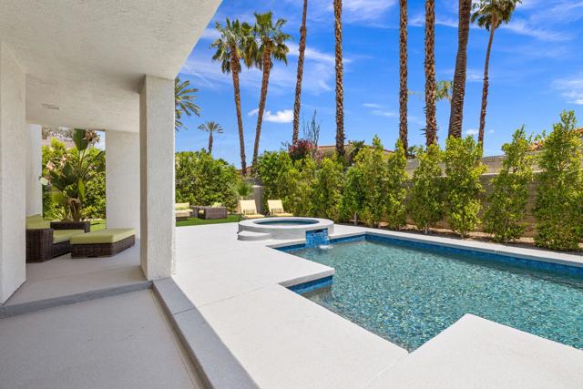 49 Mission Palms E Drive, Rancho Mirage CA: https://media.crmls.org/mediaz/6219abaa-0f2a-46e7-b6dc-d632bf3800be.jpg
