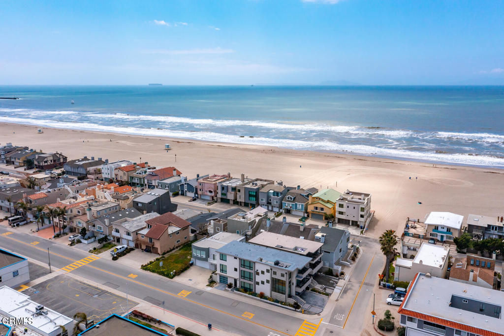 118 W Channel Islands Boulevard, Oxnard, CA 93035
