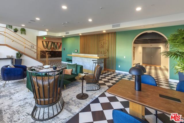 1250 N Fairfax Avenue, West Hollywood CA: https://media.crmls.org/mediaz/621a2285-02ba-48a8-bc15-bec90085f00b.jpg
