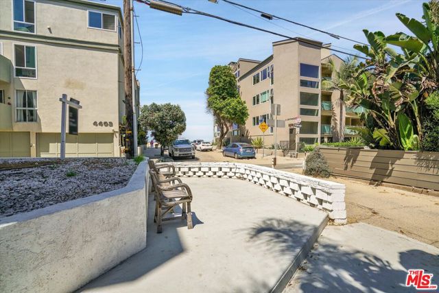 Image 48 of 58 For 14 Mast Street