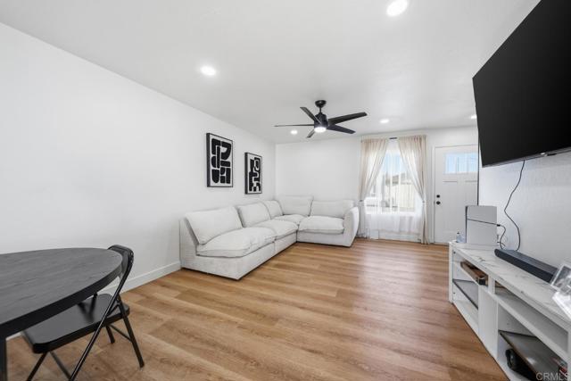 Detail Gallery Image 12 of 27 For 10461 Stanfield Cir, San Diego,  CA 92126 - 3 Beds | 2 Baths