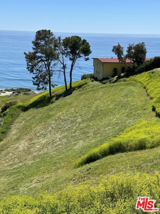 4620 Via Vienta, Malibu CA: https://media.crmls.org/mediaz/621b6fee-08f3-4d70-8862-f115fdcccc4c.jpg