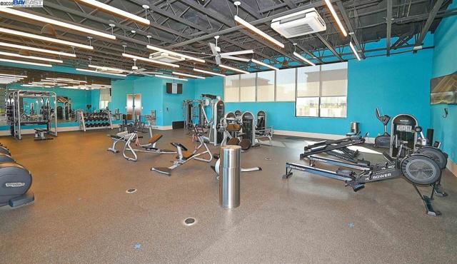5623 Central Pkwy, Dublin CA: https://media.crmls.org/mediaz/621cb974-407e-41b3-9e29-5bbc87acdda3.jpg