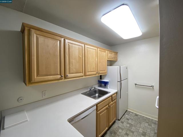 2730 Oak Road, Walnut Creek CA: https://media.crmls.org/mediaz/621ce56a-5d6f-45e7-9337-0503fd209974.jpg