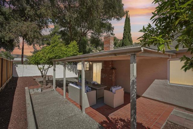 1720 Pine Hollow Circle, San Jose CA: https://media.crmls.org/mediaz/621d4e68-d7c0-42b2-b554-df049903f18e.jpg