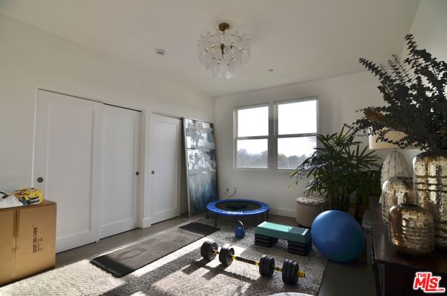 5703 Laurel Canyon Boulevard, Valley Village CA: https://media.crmls.org/mediaz/621e0a1b-85e4-4ffd-8b69-088f5740ebfe.jpg