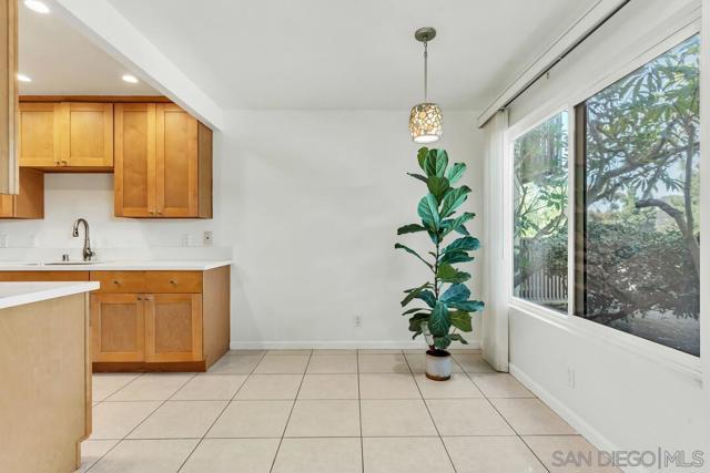 8536 Via Mallorca, La Jolla CA: https://media.crmls.org/mediaz/621e9d38-af26-44a9-926b-d1cceb5a17fe.jpg