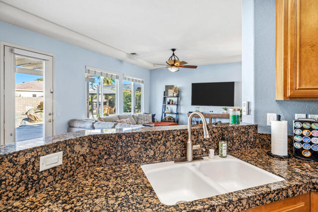 79704 Castille Drive, La Quinta CA: https://media.crmls.org/mediaz/621ff314-2dbb-4d76-9278-ea362faf7e13.jpg