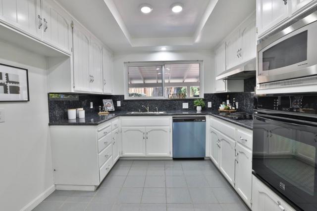136 Gordon Avenue, San Jose CA: https://media.crmls.org/mediaz/62205ec8-7d4b-4174-b2f8-a4628b8a7611.jpg