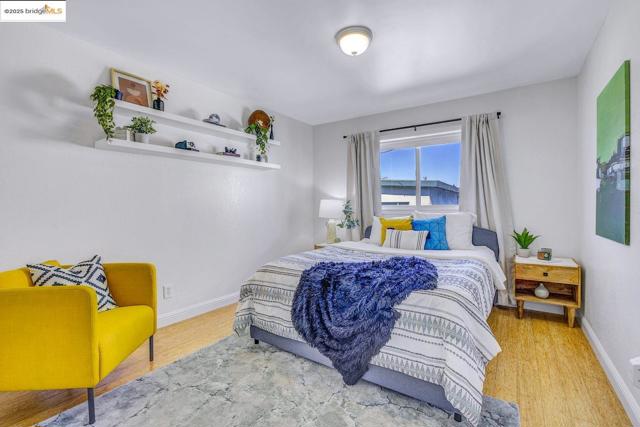 2327 10Th St, Berkeley CA: https://media.crmls.org/mediaz/622074ee-d647-470d-a165-d1382a74cd7e.jpg