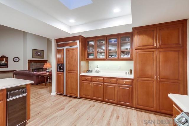 16657 Valle Verde Rd, Poway CA: https://media.crmls.org/mediaz/622083b7-aee0-4c01-9ab2-b32ae446c3e2.jpg