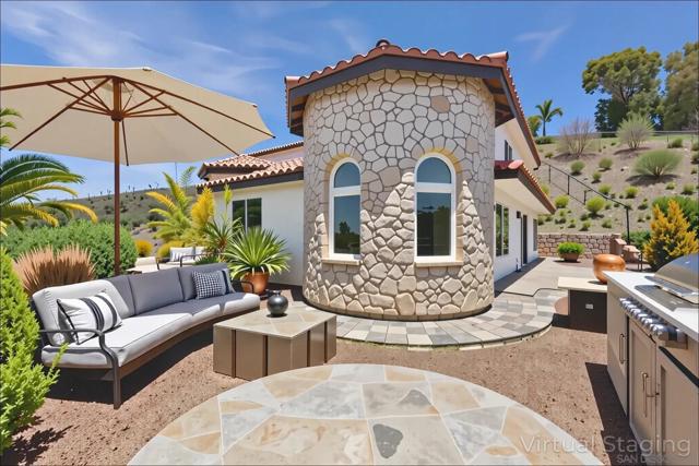 2342 CARIOCA PL, Vista CA: https://media.crmls.org/mediaz/62208ad7-fad0-4296-bacb-6ff22fcf68ba.jpg