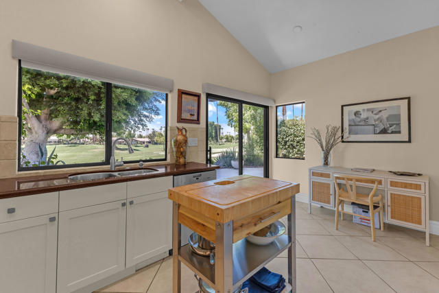 207 Bouquet Canyon Drive, Palm Desert, CA 92211