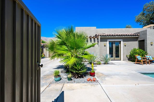 54385 Avenida Madero, La Quinta CA: https://media.crmls.org/mediaz/6220b8df-e53c-49a0-a030-b3a28a35f98c.jpg