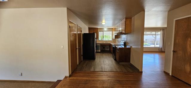41772 Chadbourne Dr, Fremont CA: https://media.crmls.org/mediaz/622146bb-e7e5-41c6-832f-e473da715f7d.jpg