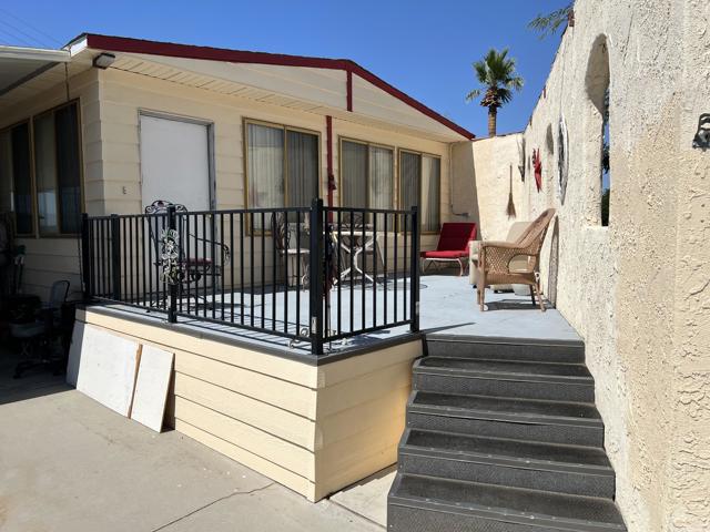 69280 Fairway Drive, Desert Hot Springs CA: https://media.crmls.org/mediaz/6221f554-747e-41ff-910c-babe98859279.jpg