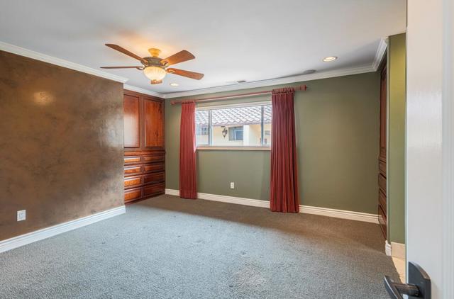 10883 Assisi Way, Salinas CA: https://media.crmls.org/mediaz/62228078-ffd7-4427-8a42-fe5179a83180.jpg