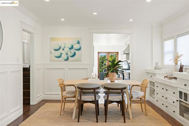 2310 Spaulding Ave, Berkeley CA: https://media.crmls.org/mediaz/6222f078-b8b4-4e5f-b63e-0c0400b0d113.jpg