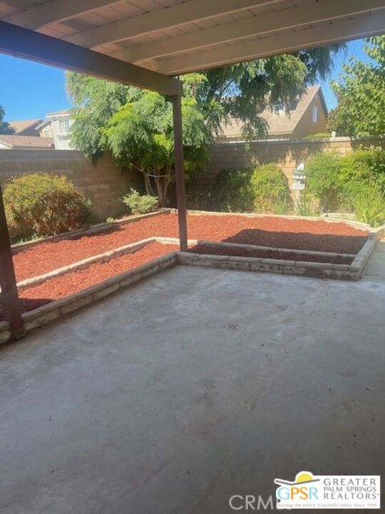 1273 Basswood Way, Hemet CA: https://media.crmls.org/mediaz/6222f129-4abb-4513-a819-8b8c6f8cab04.jpg