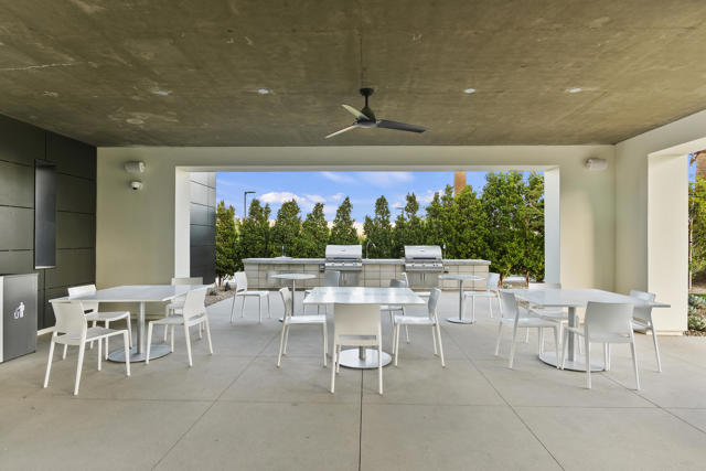 885 Fountain Drive, Palm Springs CA: https://media.crmls.org/mediaz/62230b6e-8359-4430-8caf-63ace3ff702d.jpg