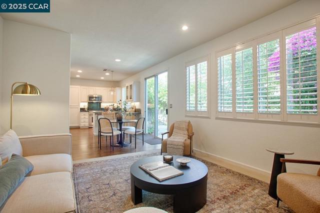 1409 Dumaine St, Concord CA: https://media.crmls.org/mediaz/62246a95-1085-4ba3-91ee-989f3d2e4e5b.jpg