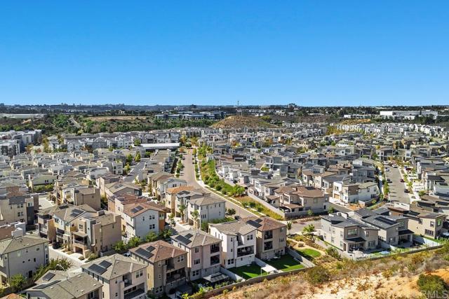 8177 Rose Quartz Circle, San Diego CA: https://media.crmls.org/mediaz/6224a200-b657-45a7-8d58-b7ad32a02d0f.jpg