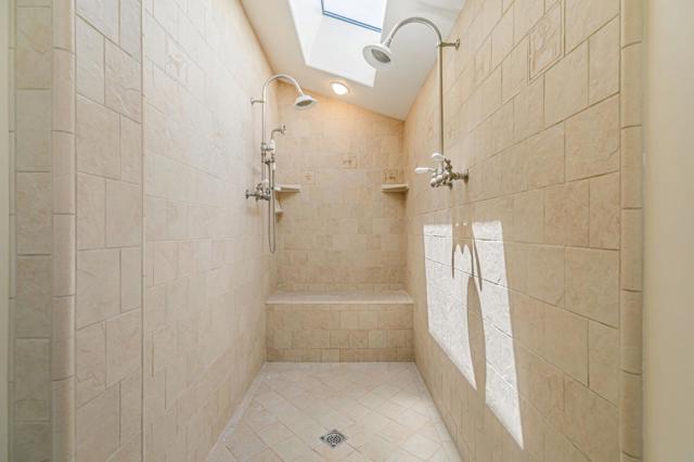 5005 Emerald Street, Capitola CA: https://media.crmls.org/mediaz/622536a7-7250-4625-8b29-dc5bc648bd0e.jpg