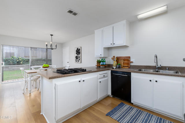 Detail Gallery Image 11 of 35 For 1874 Munson St, Camarillo,  CA 93010 - 4 Beds | 3 Baths