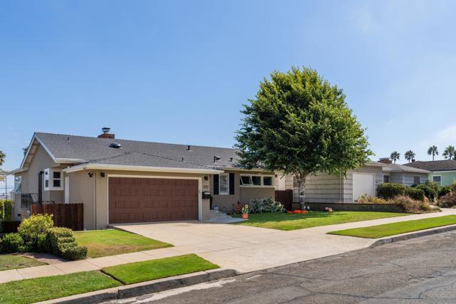 1251 Savoy St, San Diego CA: https://media.crmls.org/mediaz/62258ede-f865-4d70-bbe7-512ba67feb6f.jpg