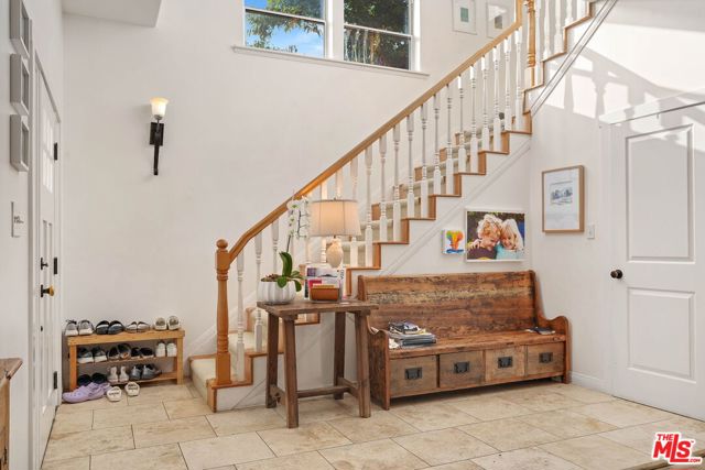4224 Madison Avenue, Culver City CA: https://media.crmls.org/mediaz/6225944b-4995-47cf-86dd-6c42dc57f48e.jpg